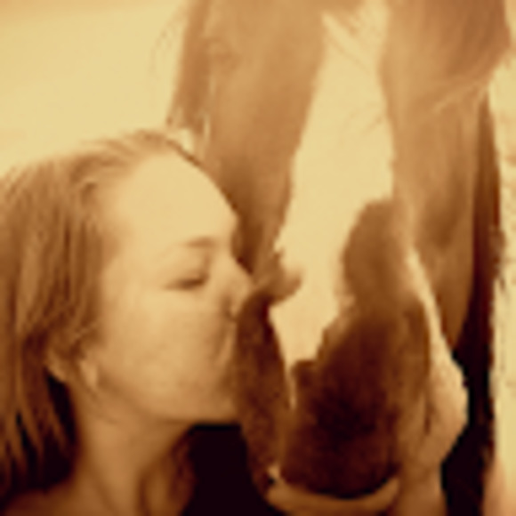 Meet your Posher, Julianne - Picture 1 of 1